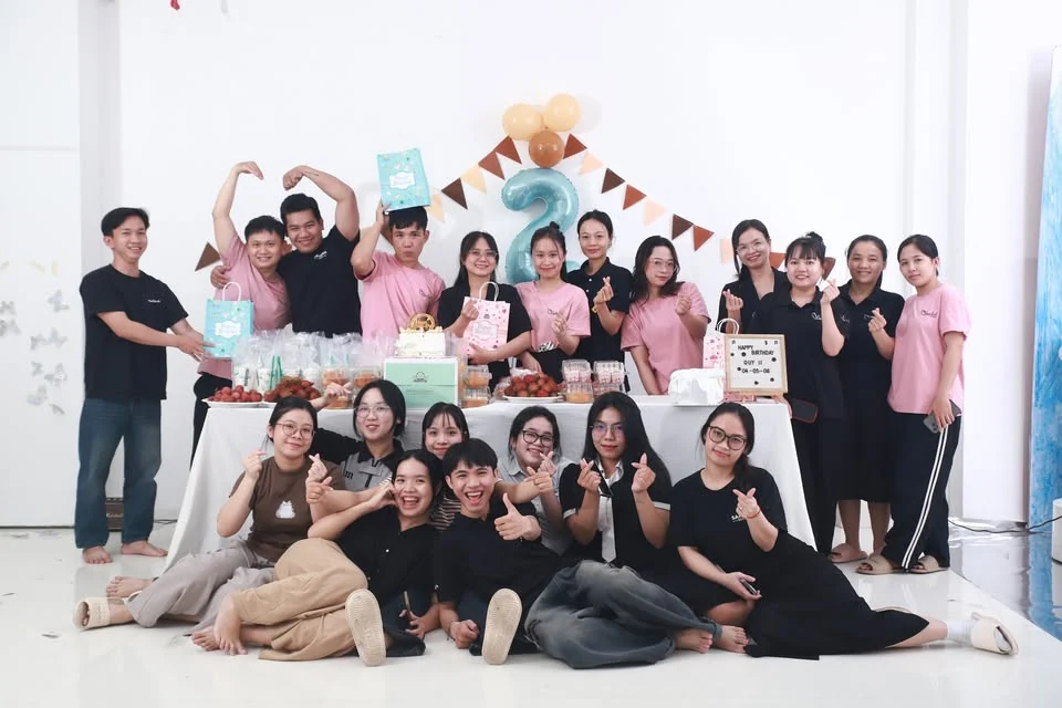Đội ngũ SanSan trong buổi sinh nhật quý II/2025