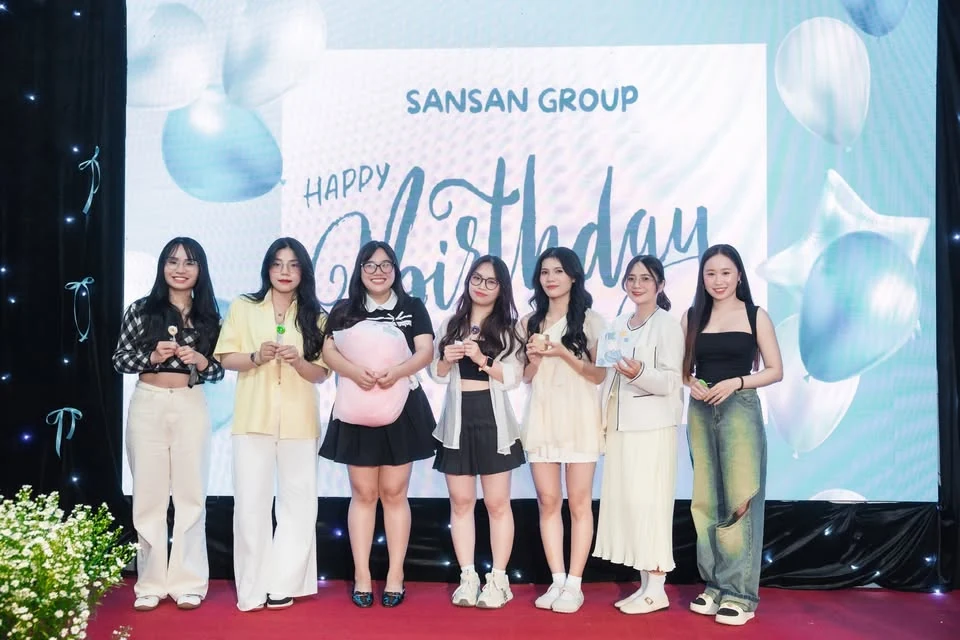 Thành viên SanSan tại Mid-Year Party 2025