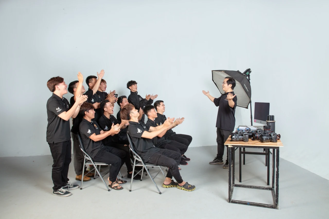 Đội ngũ studio SanSan